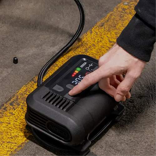 NOCO AX65 2000A Boost Air Jump Starter & 67LPM 100PSI Air