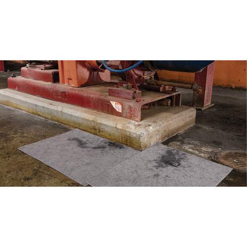 NEW PIG 25100 PIG&reg; Lightweight Absorbent Mat Pad in Dispenser Box, 15" W x 20" L