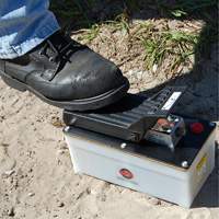 ESCO 10590 2.5 Quart Air Hydraulic Pump